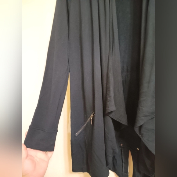 Kensie Elegant Black Cardigan - Picture 5 of 10